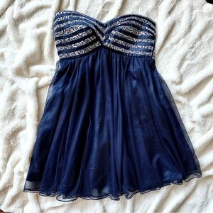 NWOT SEQUIN HEARTS Strapless navy blue sequins dress with tulle skirt size 7